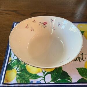 Homer Laughlin Spring Rose serving bowl, 9 inches across